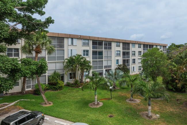 Seagate of Gulfstream Condominiums