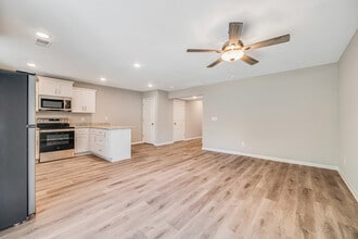 411 E Benning St in Odessa, MO - Building Photo - Building Photo