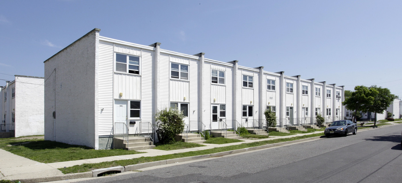 Barclay Arms in Atlantic City, NJ - Building Photo