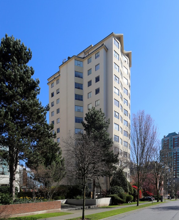 Barclay Viking Apartments in Vancouver, BC - Building Photo