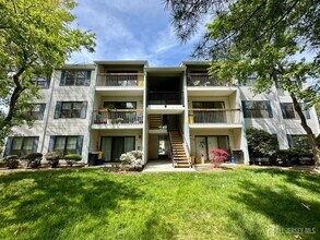 319 Bromley Pl in East Brunswick, NJ - Building Photo - Building Photo