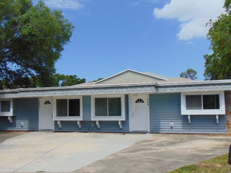 217 Debby Ct in Largo, FL - Building Photo