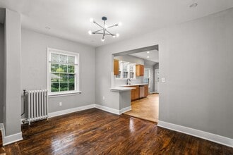 2711 E Kenwood Blvd in Milwaukee, WI - Building Photo - Building Photo