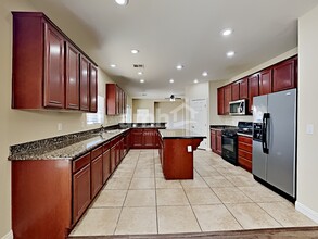 2866 Gables Vale Ct in Las Vegas, NV - Building Photo - Building Photo