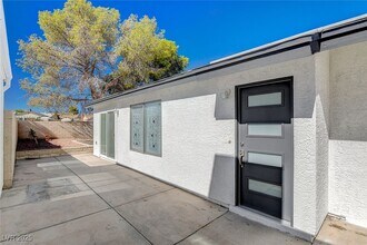 4683 Calderwood St in Las Vegas, NV - Building Photo - Building Photo