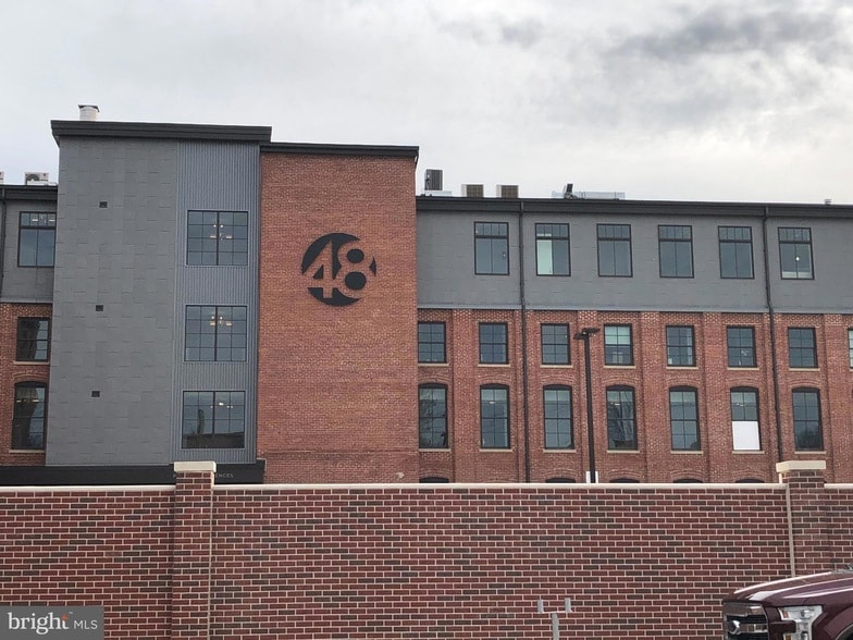 48 N Broad St, Unit 200 in Lititz, PA - Building Photo
