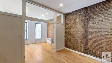 BEDFORD AVENUE / No fee 1-Bed 1-Bath in Pr in Brooklyn, NY - Building Photo - Building Photo
