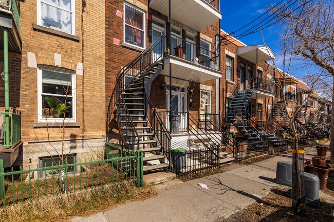 5811-5819 3E Av in Montréal, QC - Building Photo - Building Photo