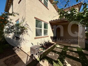 16525 W Jenan Dr in Surprise, AZ - Building Photo - Building Photo