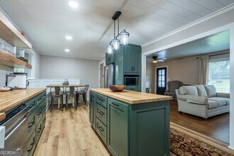 236 Pioneer Trail in Cartersville, GA - Building Photo - Building Photo