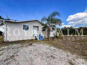 849 Theodore Vail St E in Lehigh Acres, FL - Building Photo - Building Photo