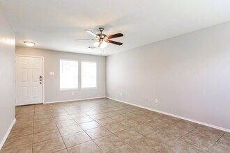 7219 Rising Brook Dr in Cypress, TX - Building Photo - Building Photo