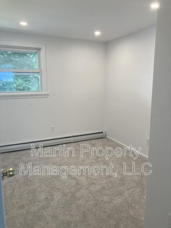 15 Walsh Rd in Bedford, MA - Building Photo - Building Photo