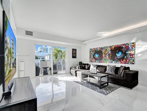 947 Lenox Ave. in Miami Beach, FL - Foto de edificio - Building Photo