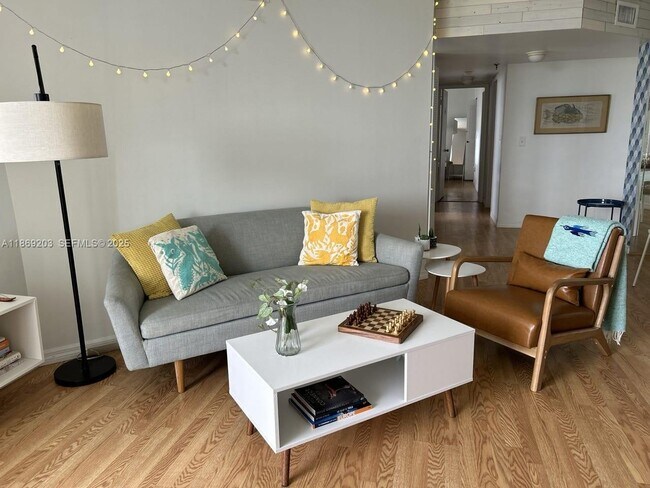 5880 Collins Ave in Miami Beach, FL - Building Photo - Building Photo