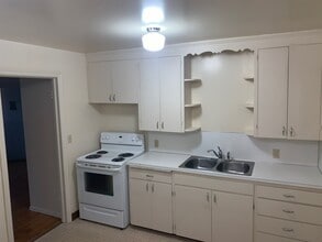 1404 View Ct in The Dalles, OR - Building Photo - Building Photo