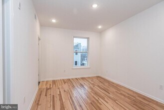 315 N Preston St in Philadelphia, PA - Foto de edificio - Building Photo