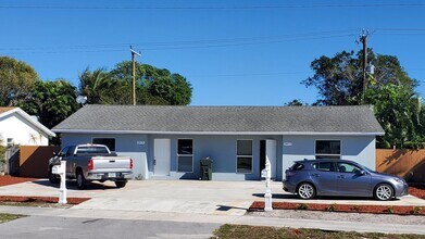 2872 N Dixie Hwy in Boca Raton, FL - Building Photo - Building Photo