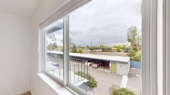 400 Alameda del Prado in Novato, CA - Building Photo