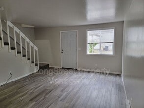 1622 College St in Philomath, OR - Building Photo - Building Photo