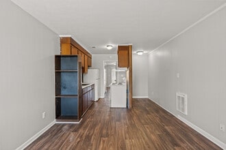 Village North in Warner Robins, GA - Building Photo - Interior Photo