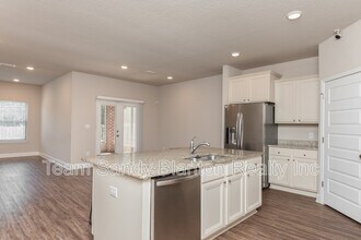7584 Burnside Lp in Bellview, FL - Building Photo - Building Photo