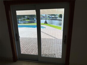 5251 NE 29th Ave in Fort Lauderdale, FL - Building Photo - Building Photo