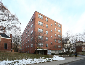 Gillette Apartments in Hartford, CT - Building Photo - Building Photo