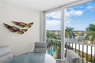 3300 S Ocean Blvd in Highland Beach, FL - Foto de edificio - Building Photo