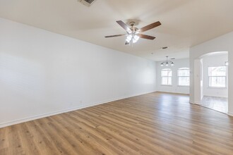 5515 Tomas Cir. in San Antonio, TX - Building Photo - Building Photo