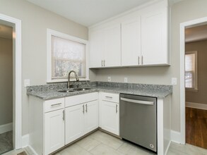 413 E Geer St in Durham, NC - Building Photo - Building Photo