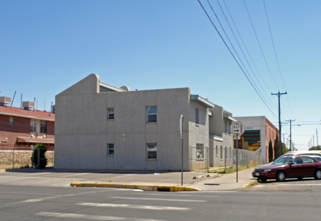 630 S Kansas St in El Paso, TX - Foto de edificio