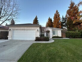 2315 Fairmont Ave in Clovis, CA - Building Photo