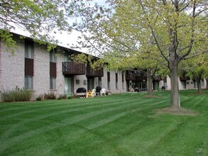 Marquette Highlands Apartments in Appleton, WI - Building Photo - Building Photo