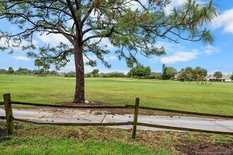 7894 SE Saratoga Dr in Hobe Sound, FL - Building Photo - Building Photo