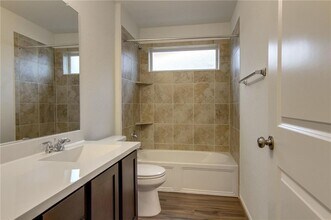 11805 Monterosso Dr in Austin, TX - Foto de edificio - Building Photo