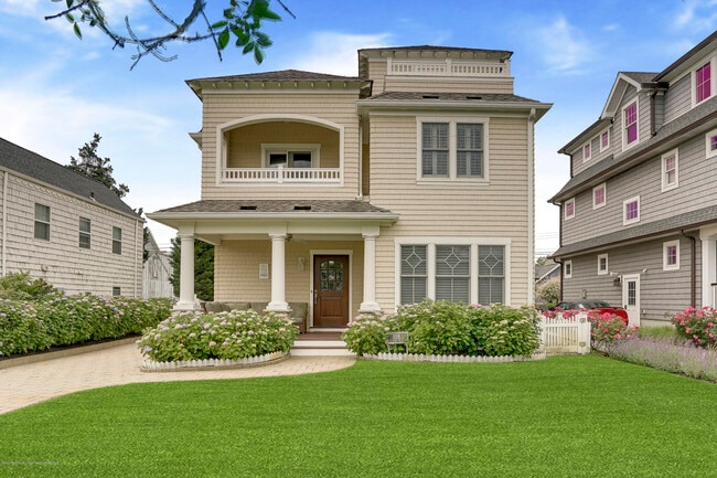 property at 108 Neptune Pl