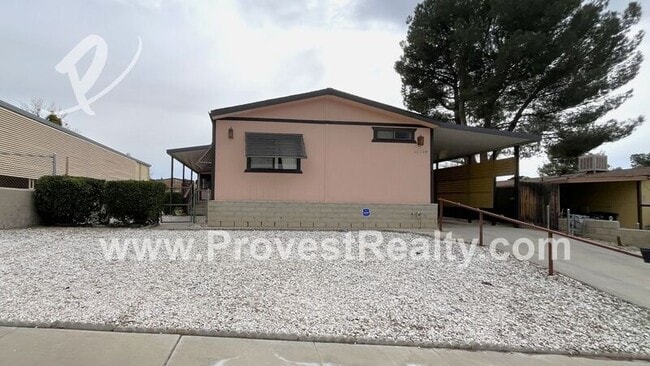 16339 Pebble Beach Dr in Victorville, CA - Building Photo - Building Photo
