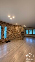6614 N Northwest Hwy in Chicago, IL - Building Photo - Building Photo
