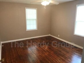 300 E Fort St in Tullahoma, TN - Building Photo - Building Photo
