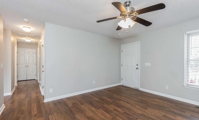 15 Nealtown Way in Greensboro, NC - Building Photo - Building Photo