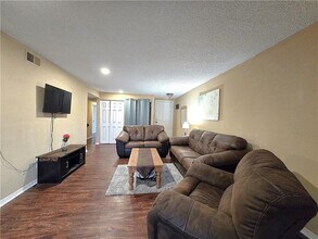 315 Seasons Pkwy in Norcross, GA - Building Photo - Building Photo