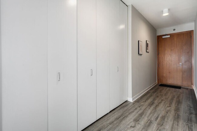 501 N Clinton St in Chicago, IL - Building Photo - Building Photo