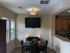 10441 Truckee St, Unit B in Commerce City, CO - Building Photo - Building Photo