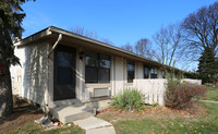 Camellia Court in Dayton, OH - Building Photo - Building Photo