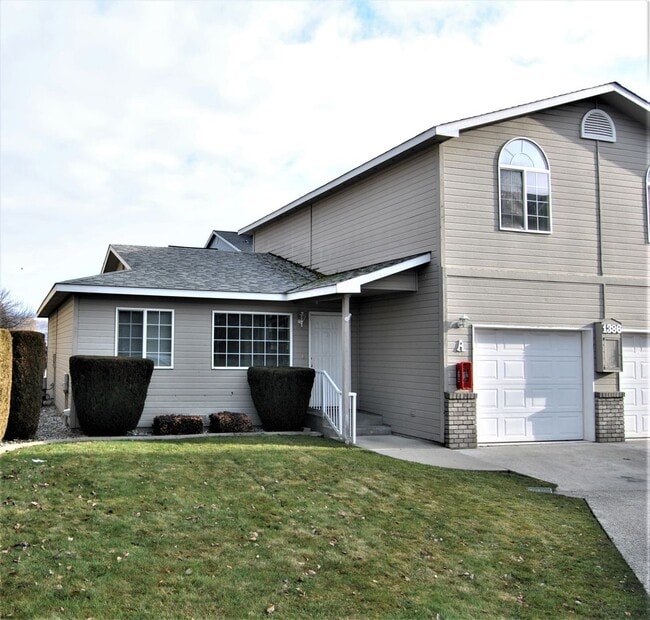 1386 Brown St in Wenatchee, WA - Building Photo - Building Photo