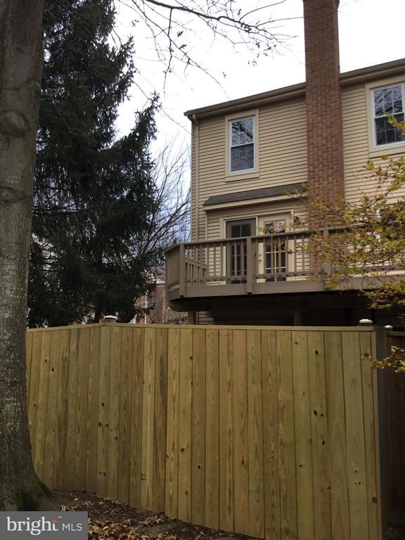 12323 Fox Lake Ct in Fairfax, VA - Building Photo - Building Photo