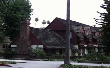 116 W Mountain St in Glendale, CA - Building Photo - Building Photo