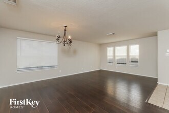 11019 Forest Shower in Live Oak, TX - Foto de edificio - Building Photo