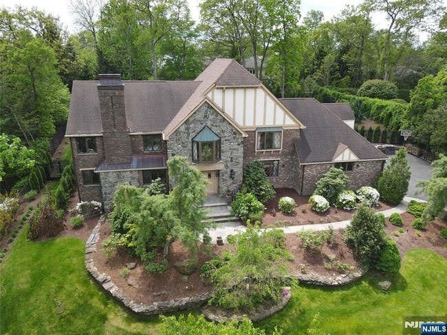 property at 39 Springhouse Rd